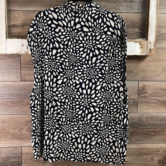 NWT ASOS Women’s Short Sleeve Button Up Black White Viscose Blouse Size Large - Picture 4 of 8